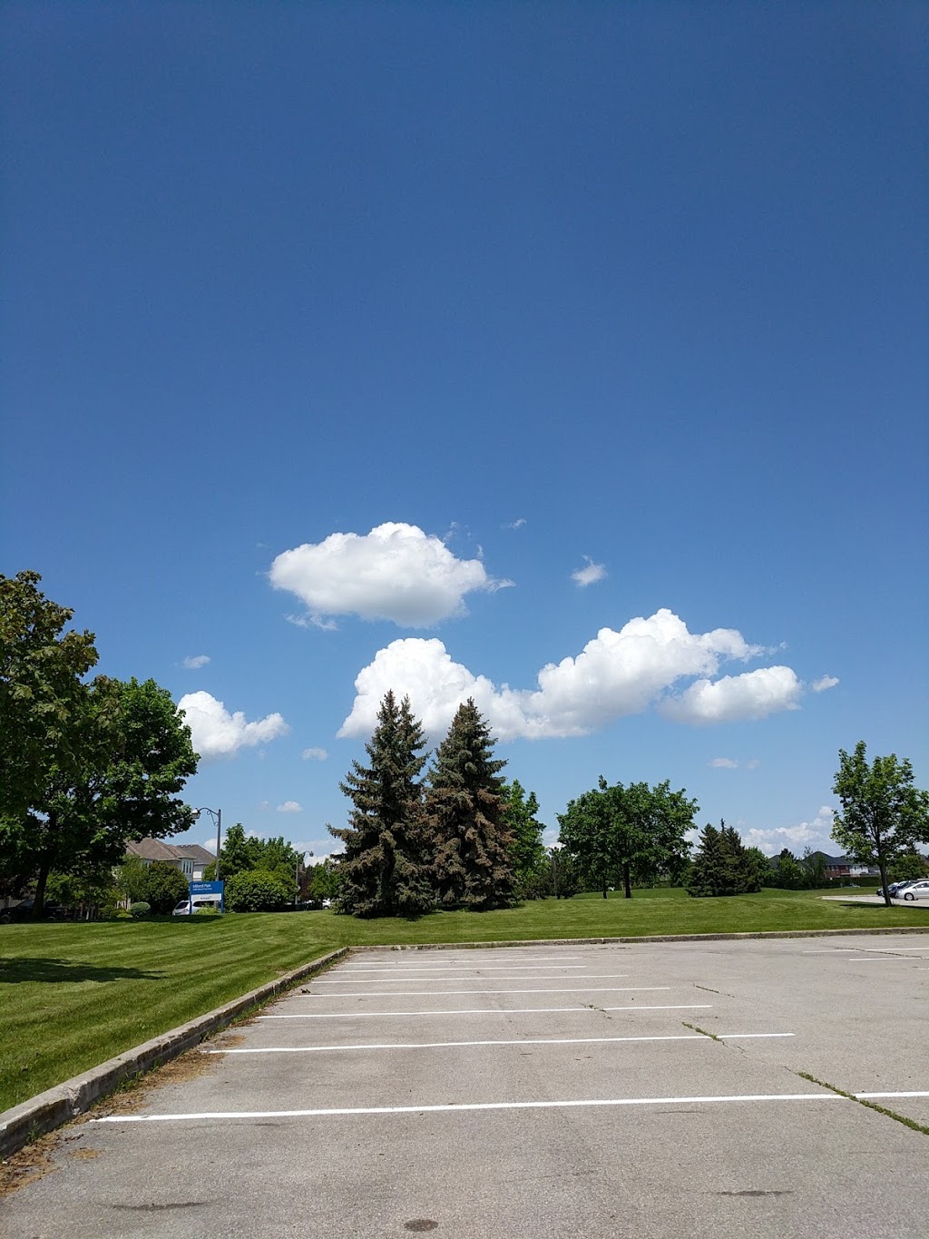 Millcroft Park | 4250 Millcroft Park Dr, Burlington, ON L7M 4J6, Canada | Phone: (905) 335-7738