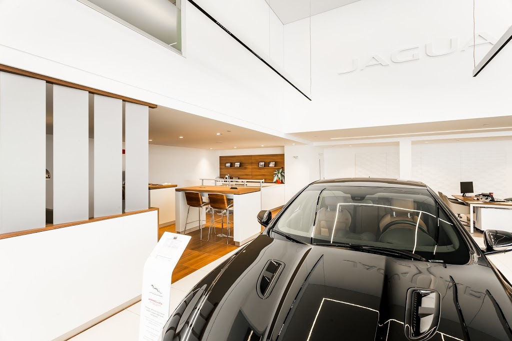 Jaguar Land Rover Laval Certified Pre-Owned | 2300 Boulevard Chomedey, Laval, QC H7T 2W3, Canada | Phone: (450) 688-1880