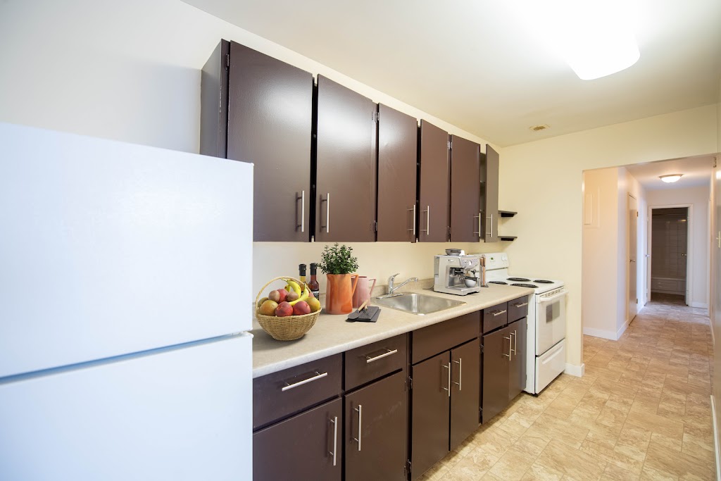Rembrandt Gardens Apartments | 2395 Pembina Hwy, Winnipeg, MB R3T 2H4, Canada | Phone: (204) 275-3289