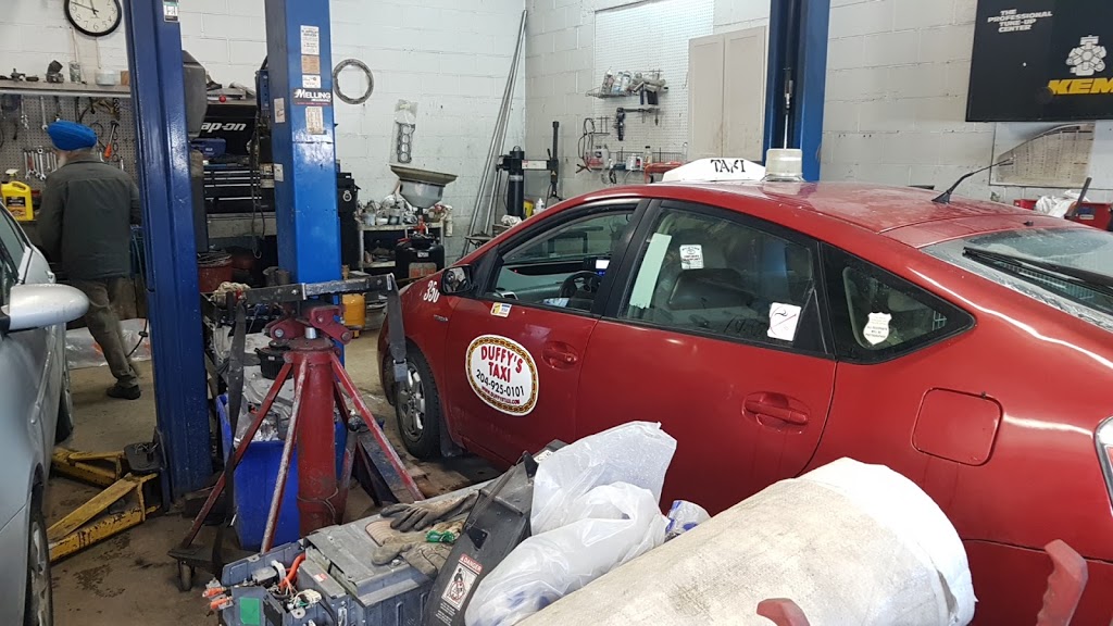 Jarvis auto | 1427 Selkirk Ave, Winnipeg, MB R2X 0E4, Canada | Phone: (204) 999-8406