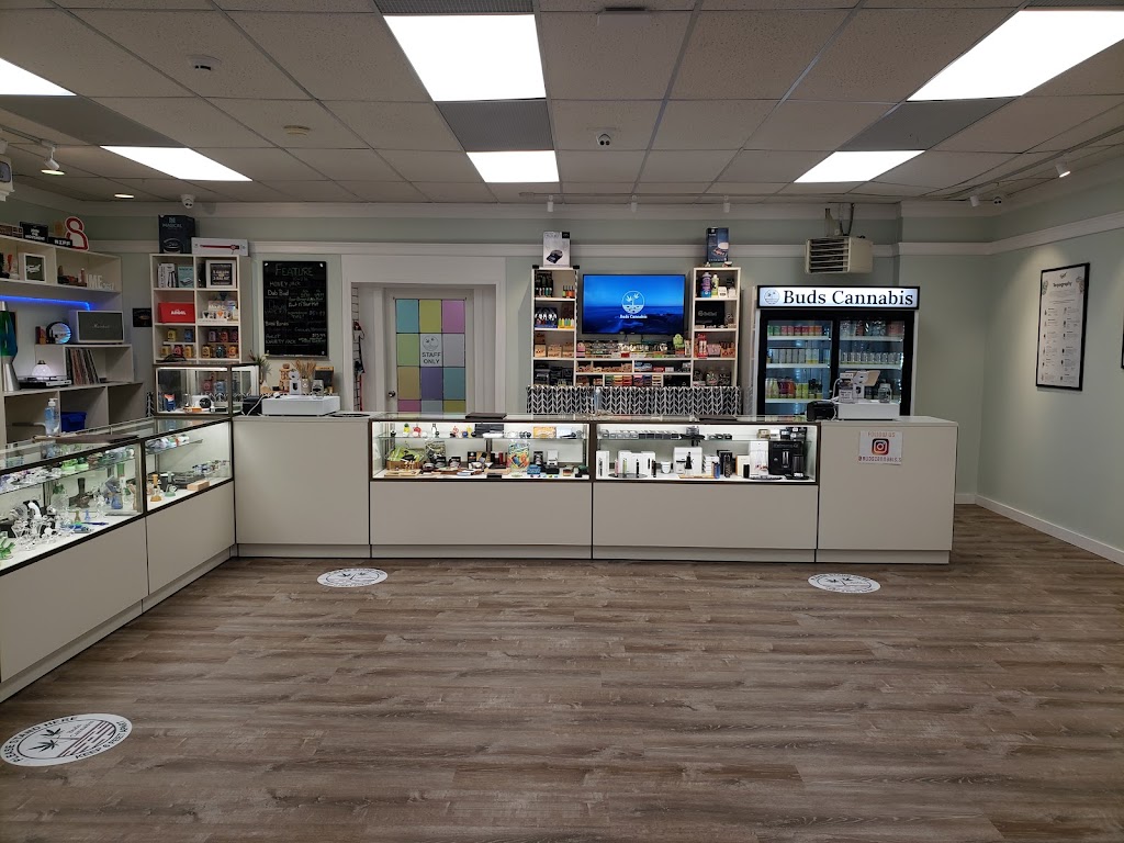 Buds Cannabis Sidney | 9775 Second St, Sidney, BC V8L 4P8, Canada | Phone: (778) 351-4201