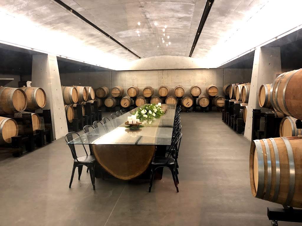 Dark Horse Estate Winery Inc. | 70665 B Line, Grand Bend, ON N0M 1T0, Canada | Phone: (519) 238-5000