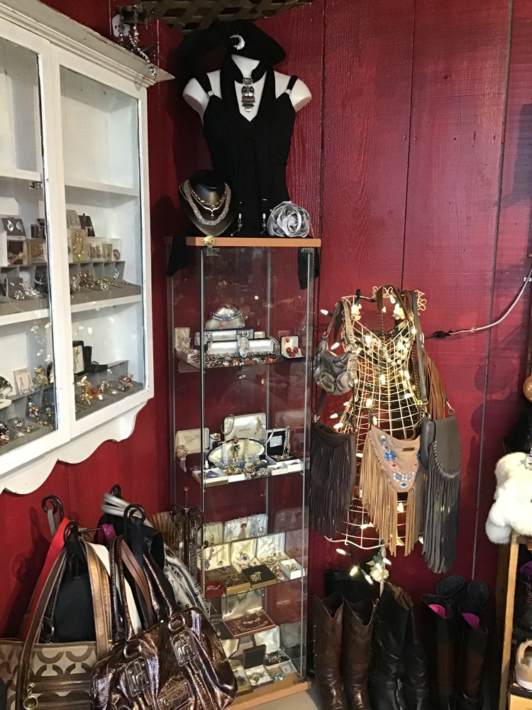 Past Glories of Toad Hollow | 78 John St, Orangeville, ON L9W 2P8, Canada | Phone: (519) 216-0138