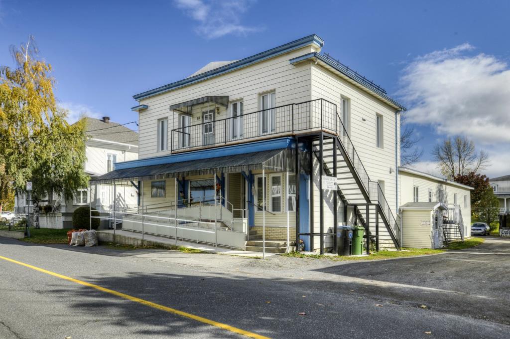 Residence Du Cap Clement Blais | 92 Rue Jacob, Cap-Saint-Ignace, QC G0R 1H0, Canada | Phone: (418) 246-3133