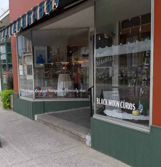 Black Moon Curios | 347 Victoria St N, Tweed, ON K0K 3J0, Canada | Phone: (613) 403-2330