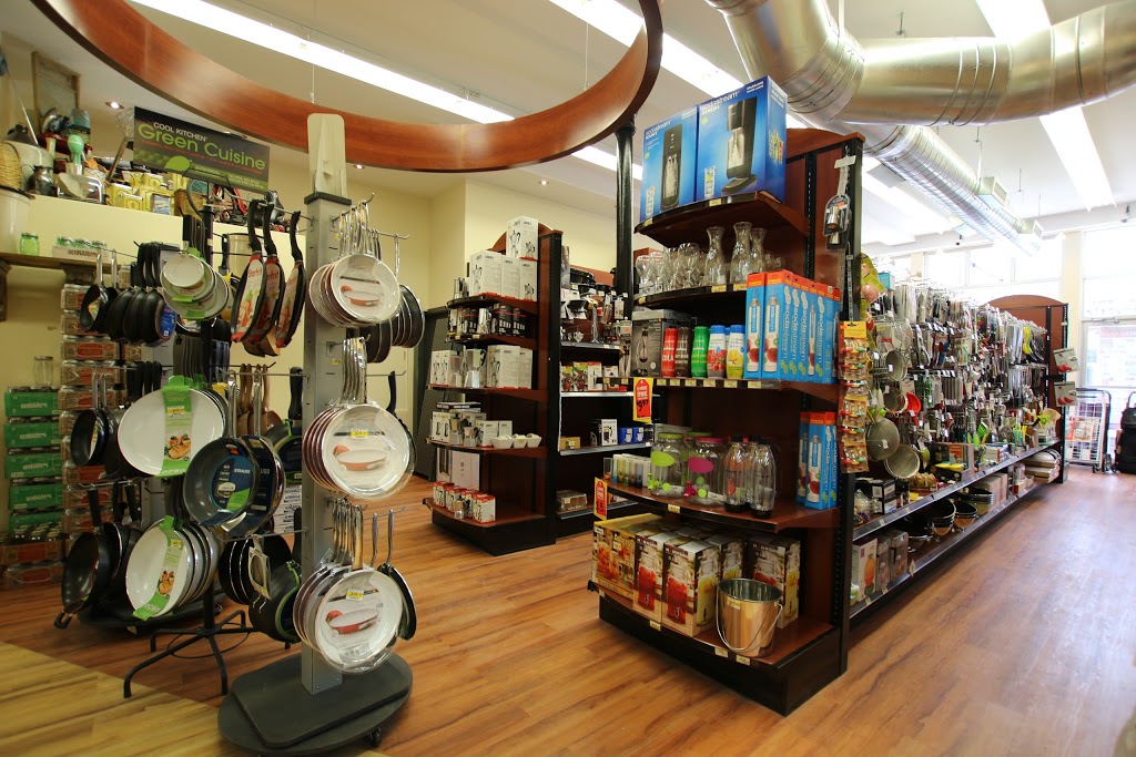Quincaillerie Azores Inc. | 4299 Boul St-Laurent, Montréal, QC H2W 1Z4, Canada | Phone: (514) 845-3543