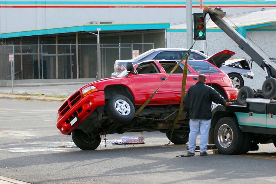 Able Towing 1997 | 13607 25 St NW, Edmonton, AB T5A 3V5, Canada | Phone: (780) 915-0647