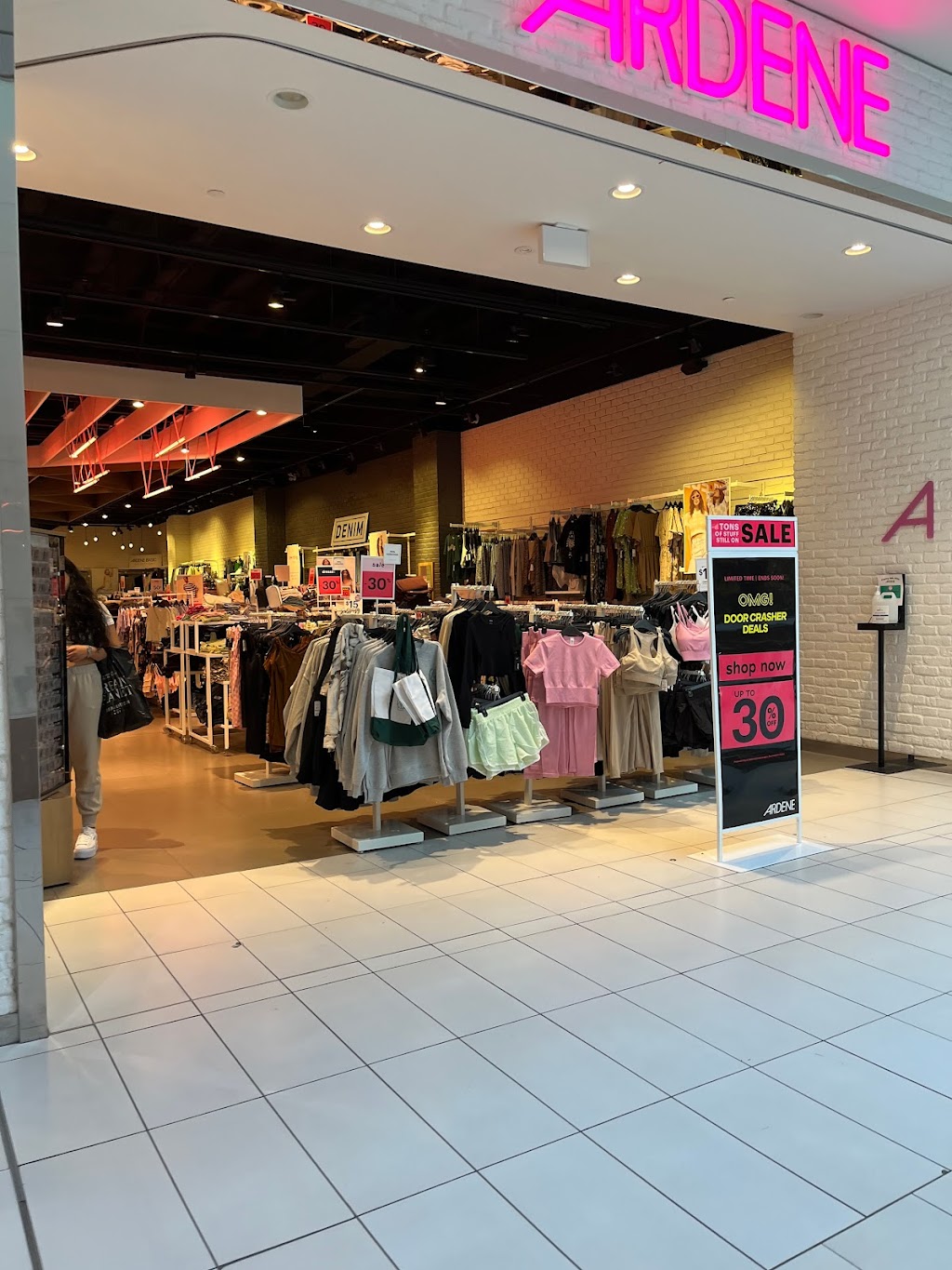 Ardene | 419 King St W #2005, Oshawa, ON L1J 2K5, Canada | Phone: (905) 448-5310