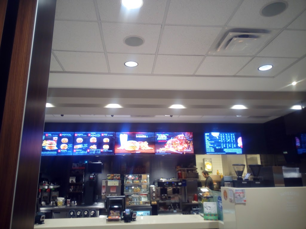 McDonalds | 1-7400 Boulevard Guillaume-Couture, Lévis, QC G6V 6Z4, Canada | Phone: (418) 838-3943