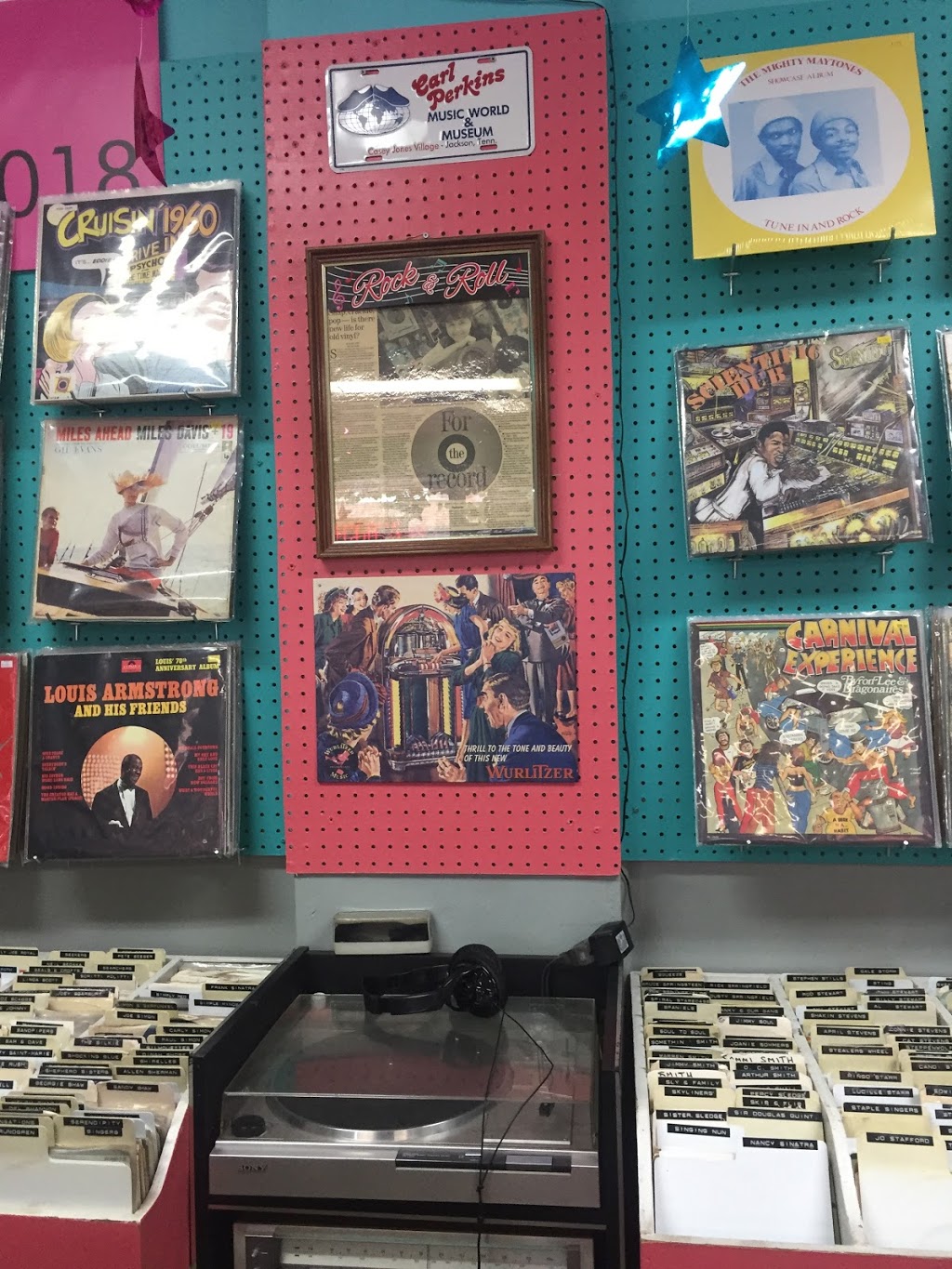 Stardust Records | 124 Ottawa St N, Hamilton, ON L8H 3Z1, Canada | Phone: (905) 545-4011