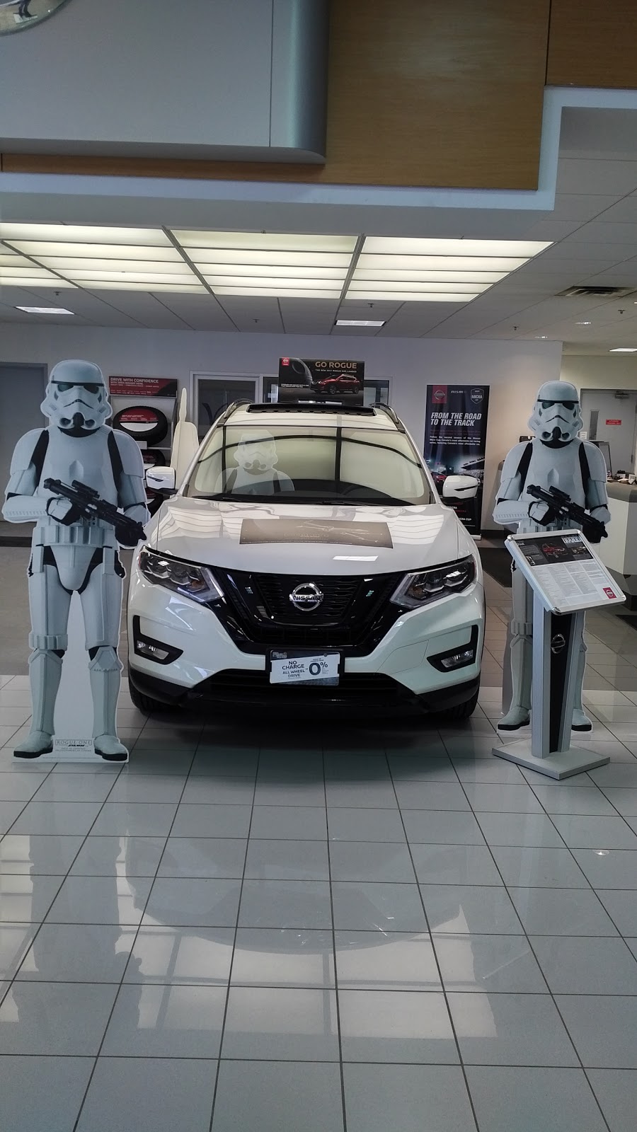 Guelph Nissan | 805 Woodlawn Rd, Guelph, ON N1K 1E9, Canada | Phone: (519) 822-9200