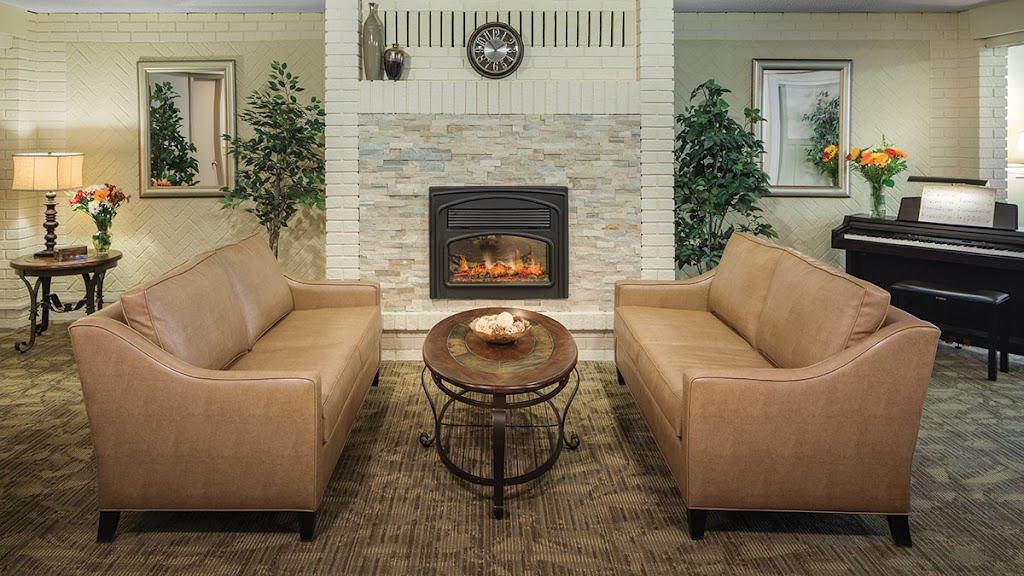 Chartwell Pinewood Retirement Residence | 1022 Pembroke St E, Pembroke, ON K8A 8A7, Canada | Phone: (613) 775-5007