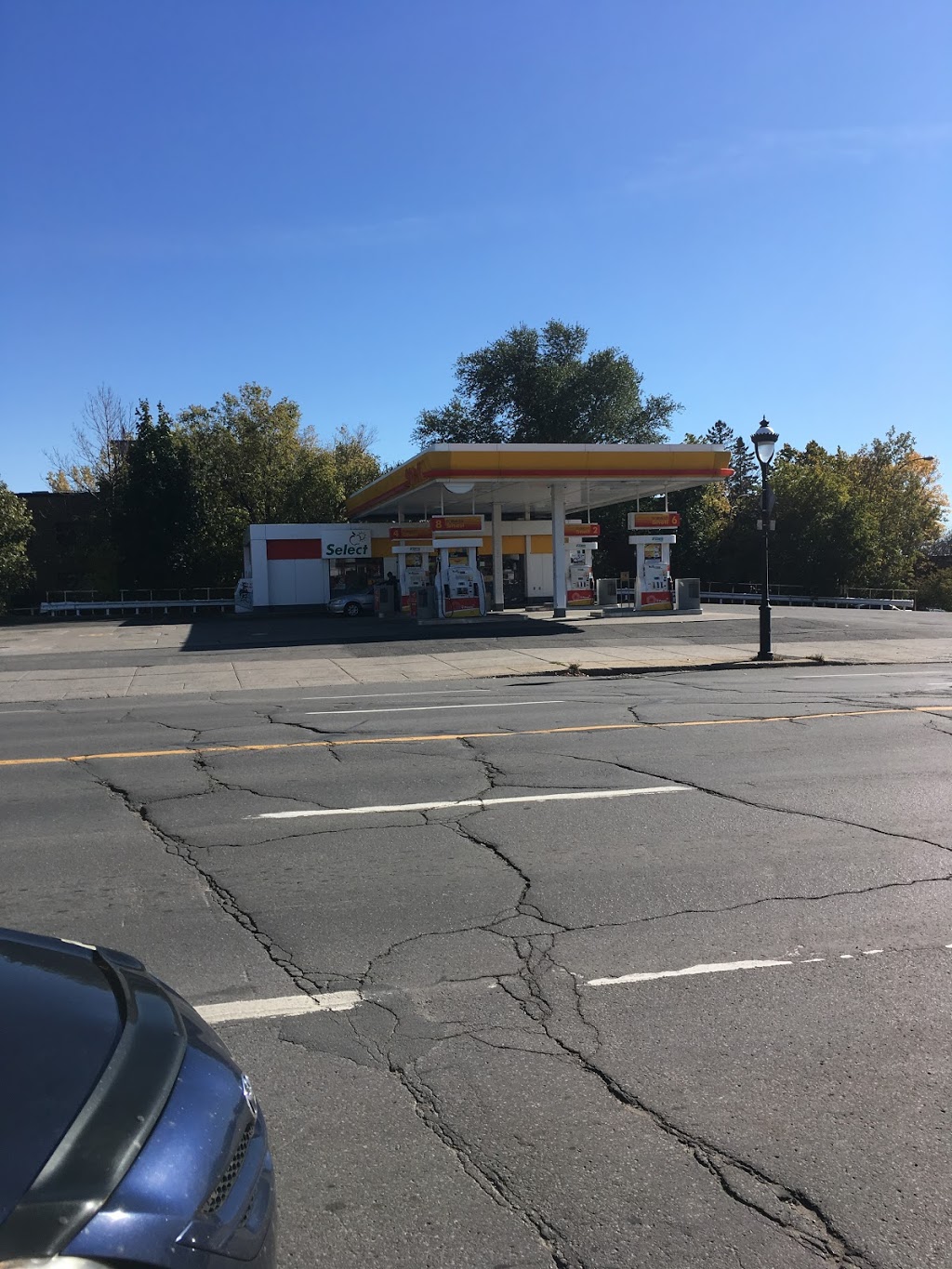 Shell | 2800 Rue Sherbrooke E, Montréal, QC H2K 1H1, Canada | Phone: (514) 525-2396