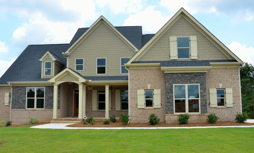 Quality Canadian Home Improvements & Roofing | 477 Bloor St W Unit 1, Oshawa, ON L1J 5Y5, Canada | Phone: (905) 261-0544