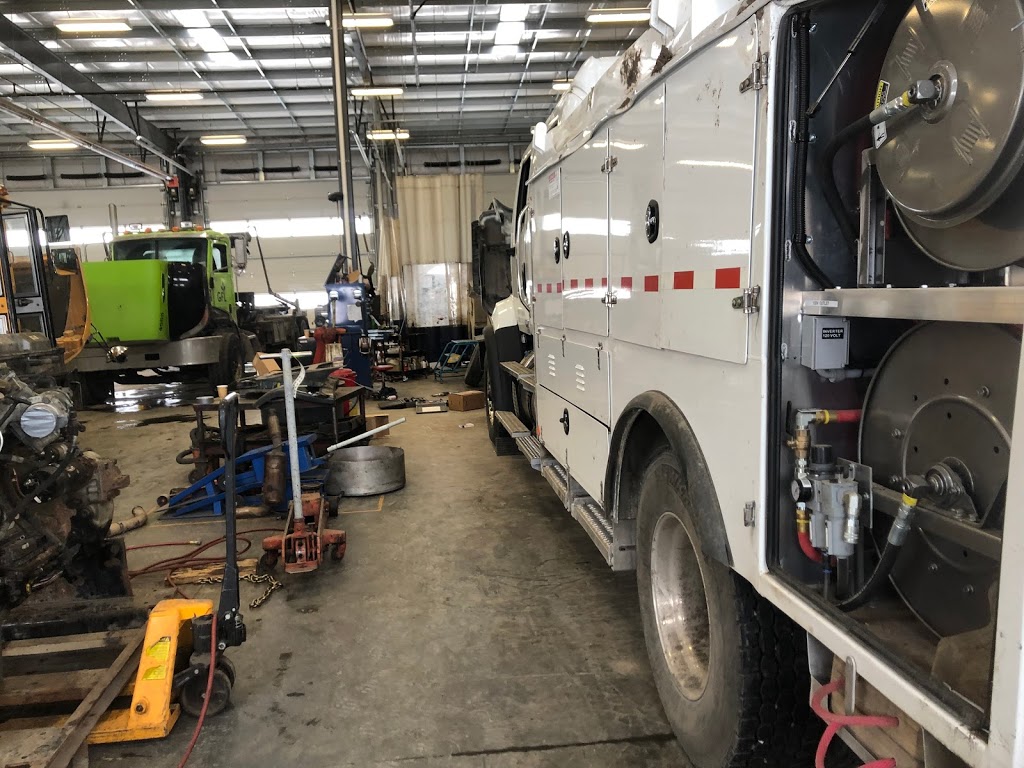 Calgary Heavy Truck and Collision | 7404 44 St SE, Calgary, AB T2C 3G7, Canada | Phone: (403) 287-6888