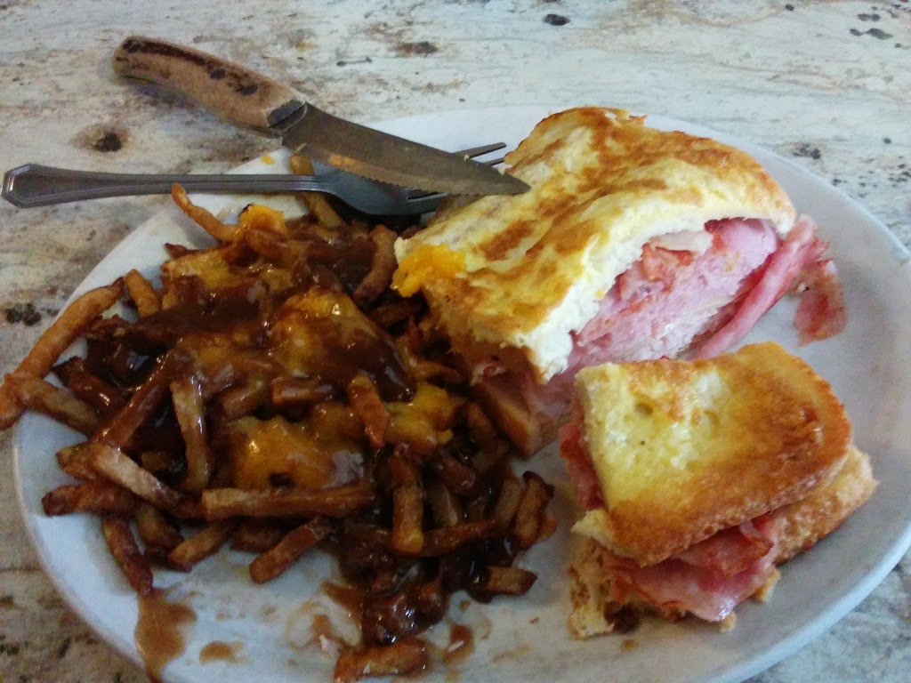 Ludas Deli | 410 Aberdeen Ave, Winnipeg, MB R2W 1V5, Canada | Phone: (204) 589-2583