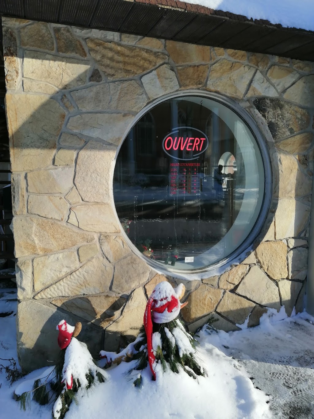 Miche 42 | 2 Rue de lÉglise N, Lacolle, QC J0J 1J0, Canada | Phone: (438) 883-5885