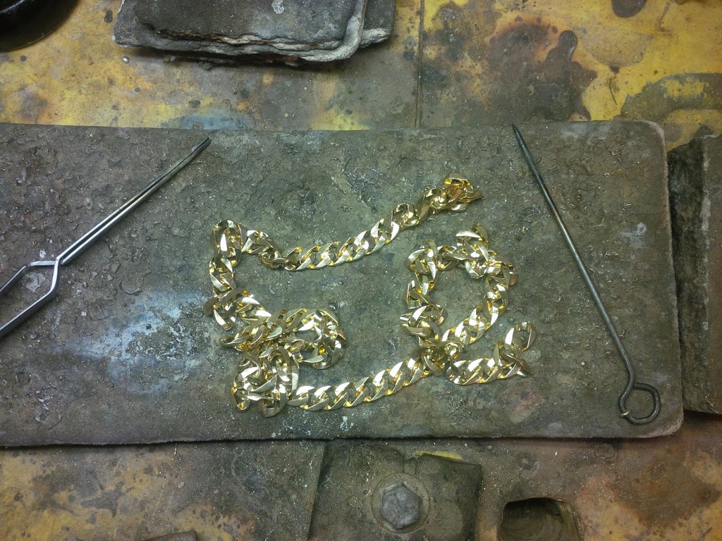 Chohan Goldsmiths Silversmiths | 44 Fasken Dr Unit 1B-1C, Etobicoke, ON M9W 5M8, Canada | Phone: (416) 901-0627