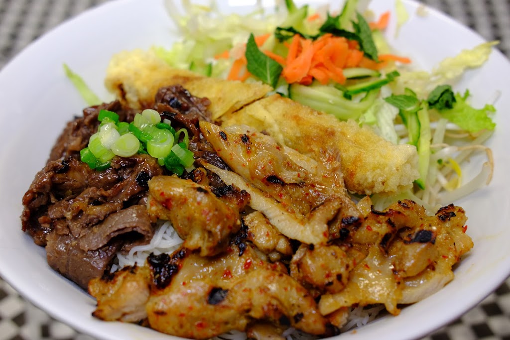 Pho Metro | 6941 Derry Rd W, Milton, ON L9T 7H5, Canada | Phone: (905) 636-0338