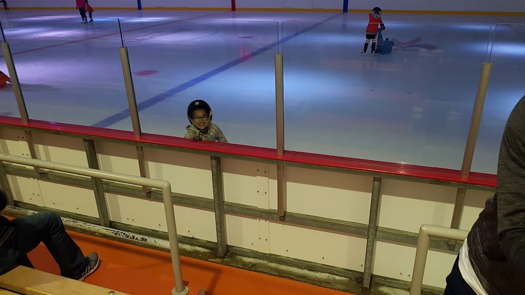 Aréna Saint-Donat | 6750 Rue de Marseille, Montréal, QC H1N 1M5, Canada | Phone: (514) 872-6764