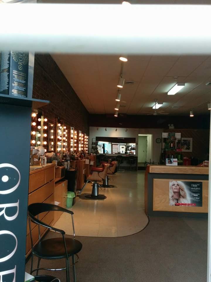 Symbiose Salon | 4279 Rue Ontario E, Montréal, QC H1V 1K4, Canada | Phone: (514) 254-9090