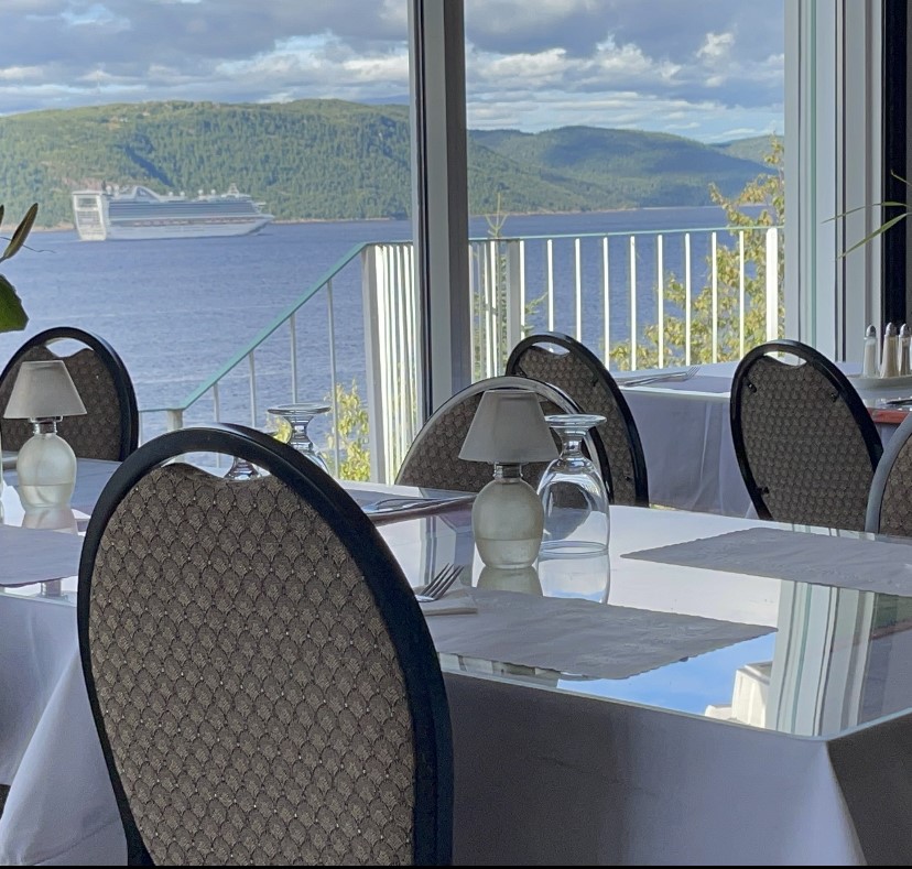 Auberge de la Rivière Saguenay | 9122 Chem. de la Batture, La Baie, QC G7B 3P6, Canada | Phone: (418) 697-0222