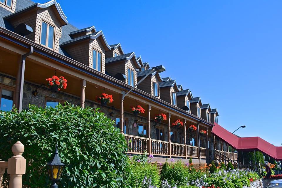 Restaurant La Marée Haute | 444 Chemin de la Baleine, La Baleine, QC G0A 2A0, Canada | Phone: (418) 438-2711