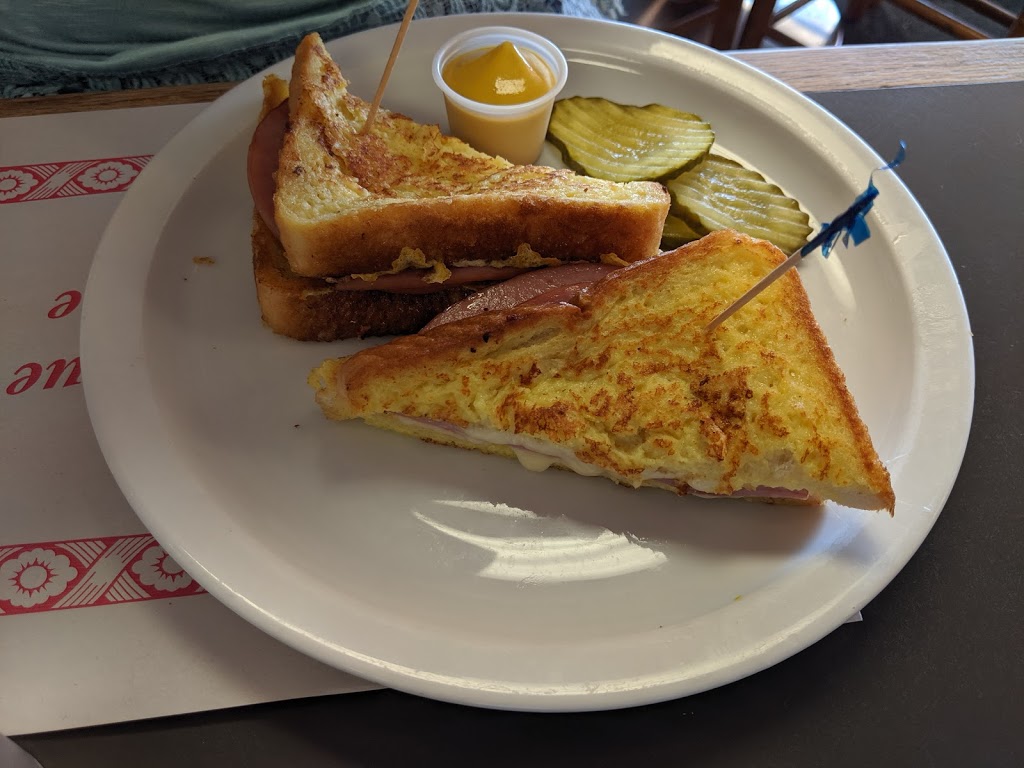Kates Station | 76988 London Rd, Clinton, ON N0M 1L0, Canada | Phone: (519) 233-3222