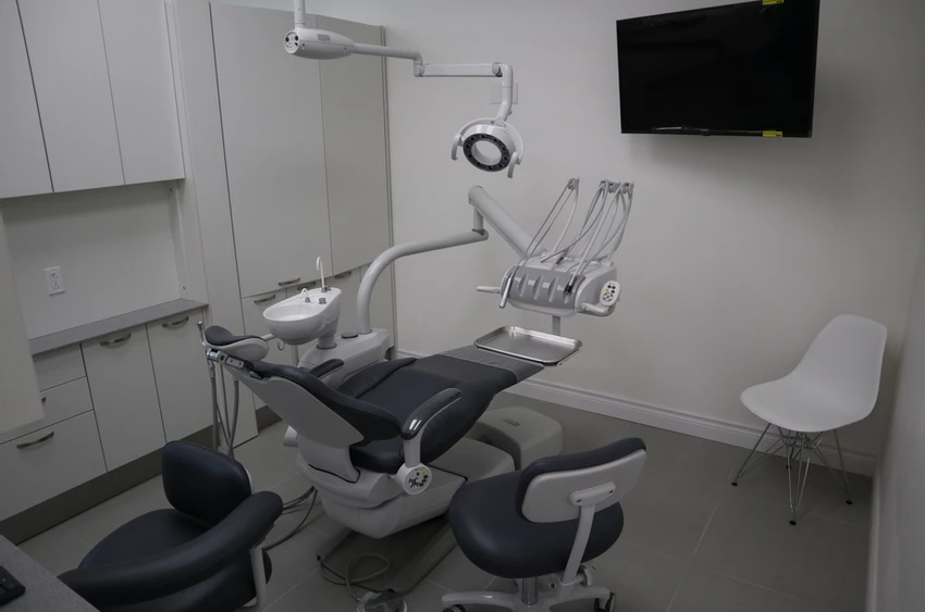 Dentistry of Richmond | 11611 Yonge St Unit 5&6, Richmond Hill, ON L4E 1G2, Canada | Phone: (905) 237-7111