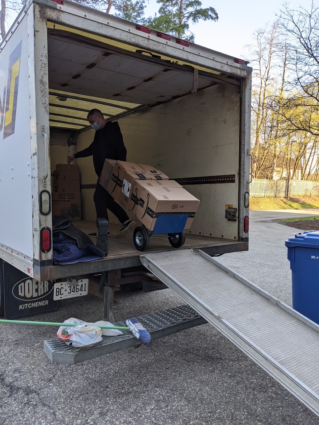 GOLDFINCH MOVING | 222 General Dr, Kitchener, ON N2K 3S6, Canada | Phone: (226) 505-1133