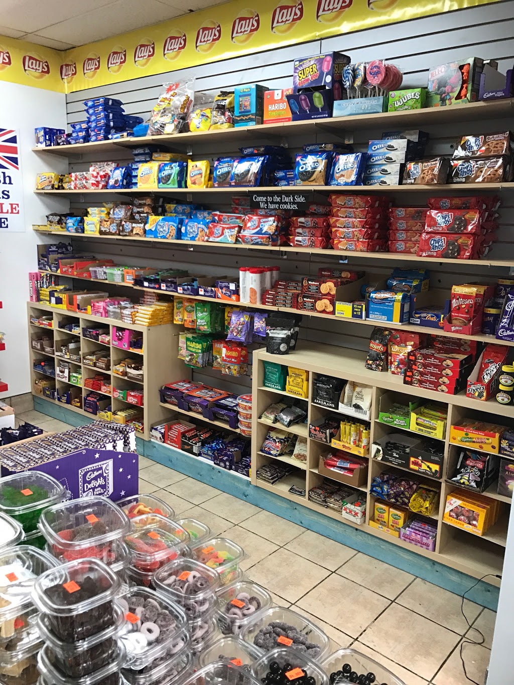 Sweet Addictions Candy Co | convenience store | 1134 Dundas St W, Toronto, ON M6J 1X2, Canada | 4165338408 OR +1 416-533-8408