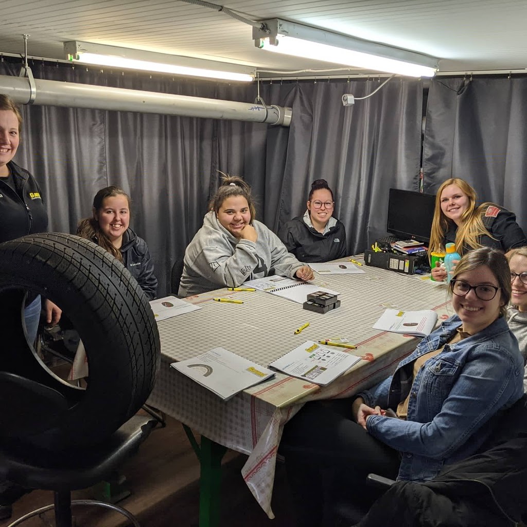 Formation Mécanique pour femme | 305 Boulevard Labbé N, Victoriaville, QC G6P 1B1, Canada | Phone: (819) 752-6941