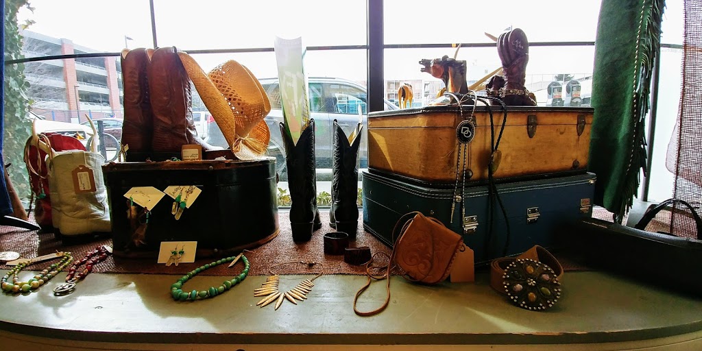 Stone Fox Clothing Collective | 1331 Ellis St, Kelowna, BC V1Y 1Z9, Canada | Phone: (250) 860-0307