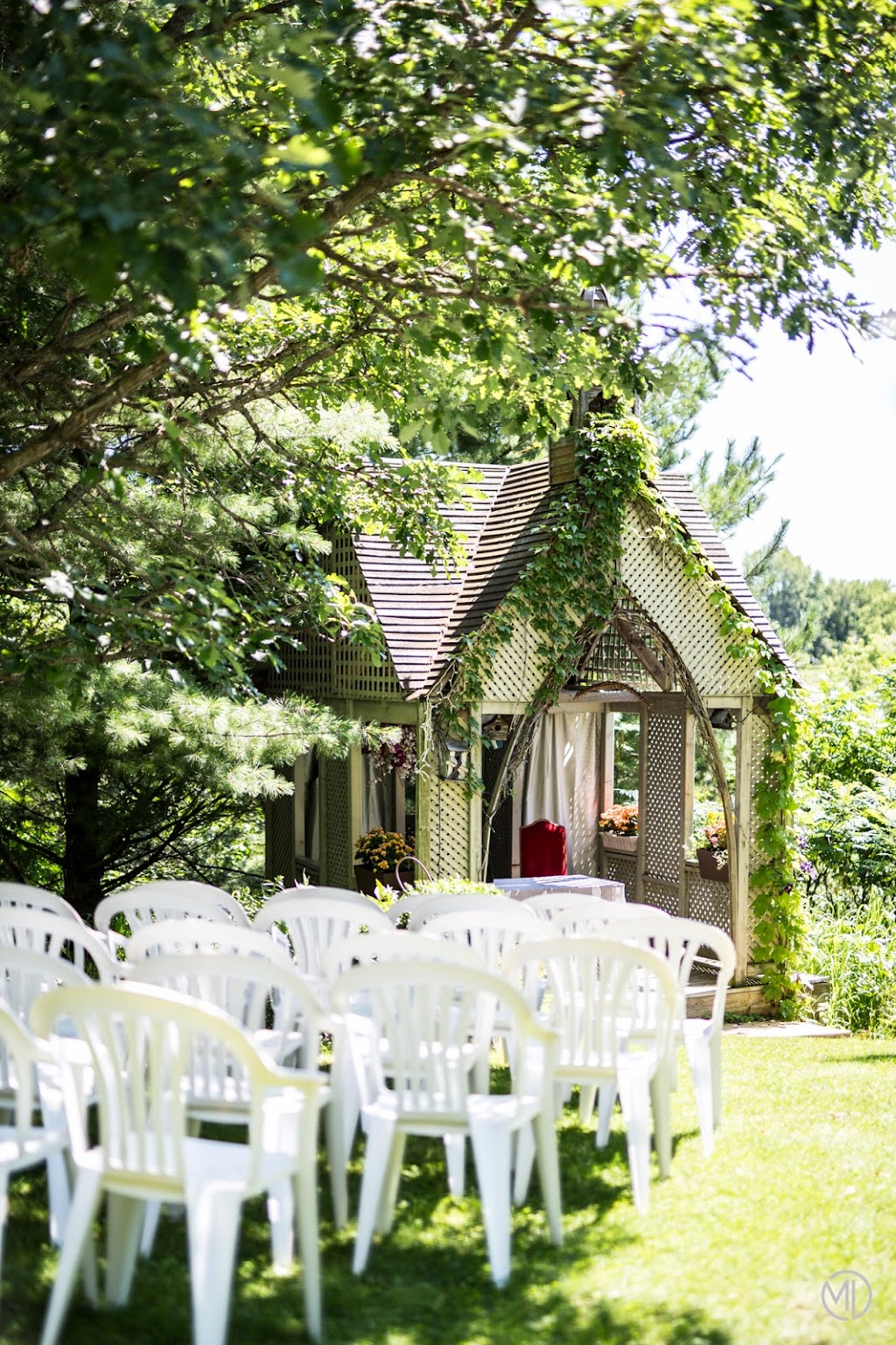 The House of Evelyn | 1367 Rue Graveline, Saint-Jude, QC J0H 1P0, Canada | Phone: (450) 924-0758