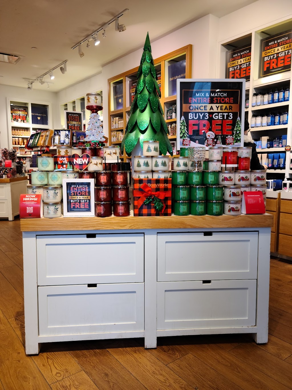 Bath & Body Works | 900 Maple Ave, Burlington, ON L7S 2J8, Canada | Phone: (905) 639-4589