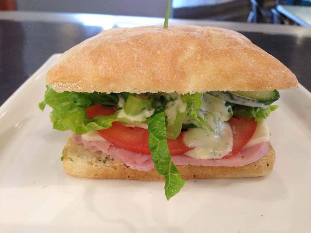 Chantilly Beignes Bistro | 619 Rue Principale, Laval, QC H7X 1C7, Canada | Phone: (450) 969-9619