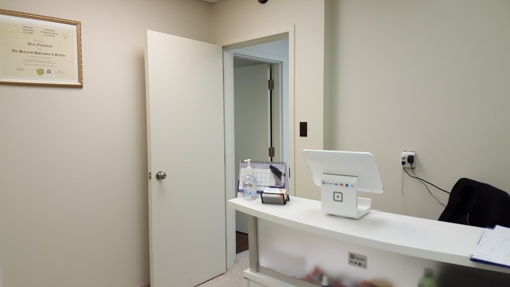 DENTURE CLINIC Alina Fainshtein DD | 107 Holland St E unit 303, Bradford, ON L3Z 2B9, Canada | Phone: (905) 392-1303