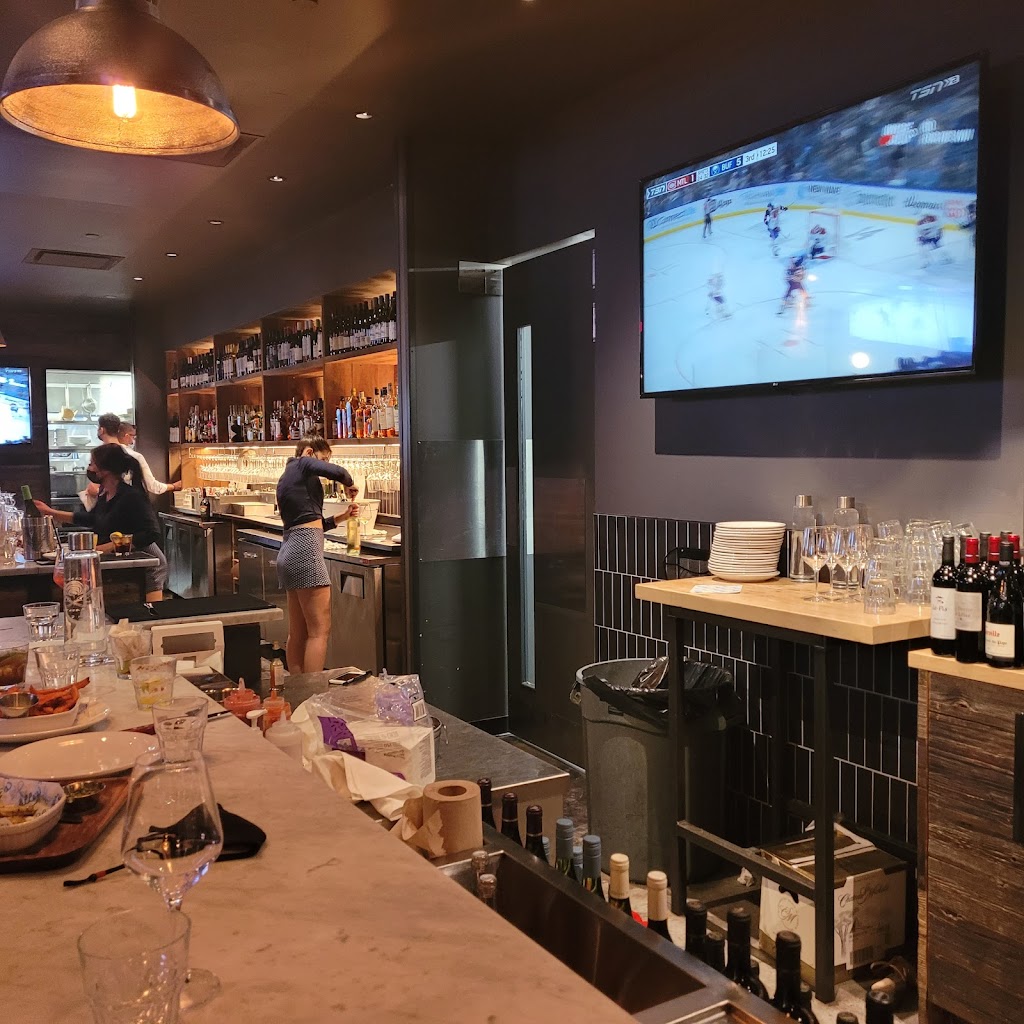 Lucilles Laval | 2565 Bd Daniel-Johnson, Laval, QC H7T 1S8, Canada | Phone: (450) 978-0950