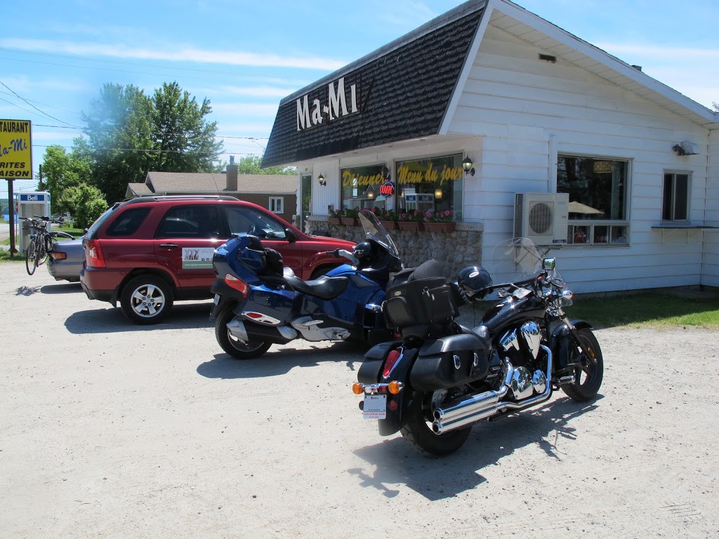 Restaurant Ma-Mi | 595 5e Av, Grandes-Piles, QC G0X 1H0, Canada | Phone: (819) 538-6662