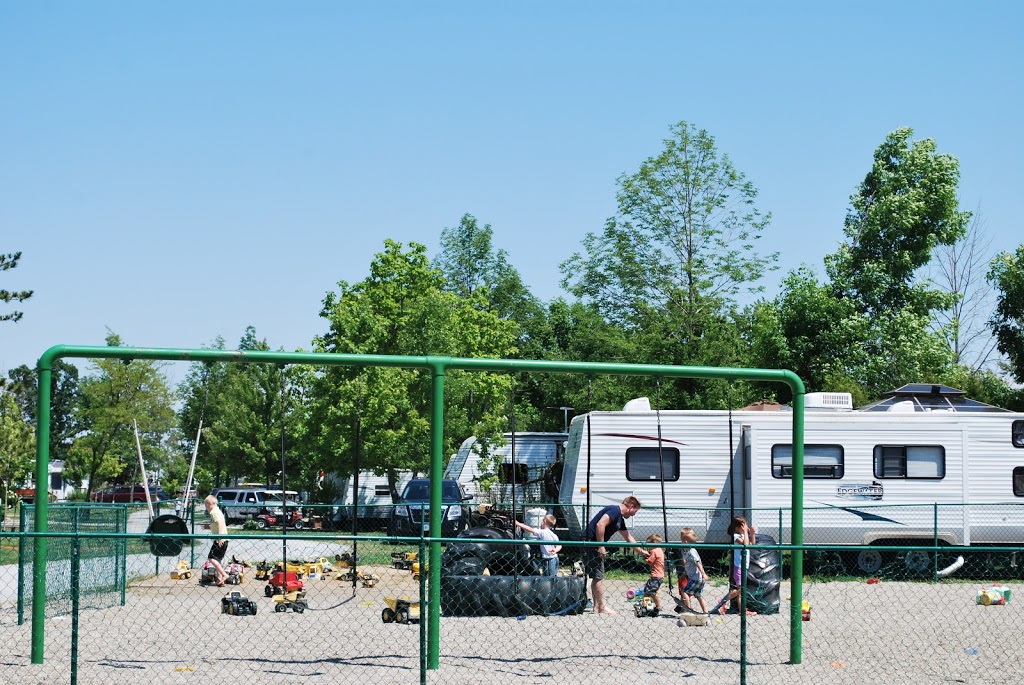 Lakewood Christian Campground | 4297 Lakeshore Rd, Plympton-Wyoming, ON N0N 1J6, Canada | Phone: (519) 899-4415