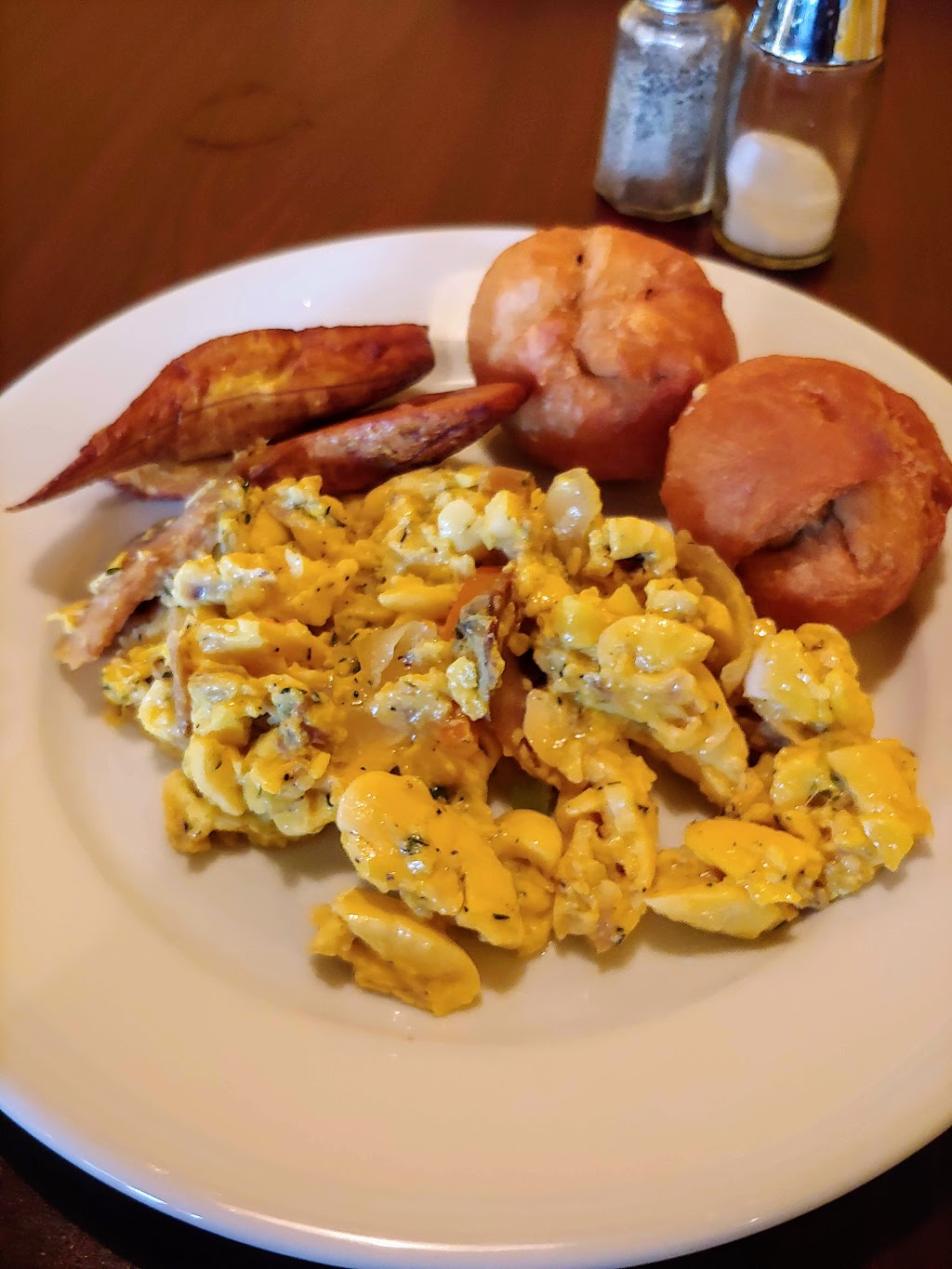 A Yah Mi Deh Jamaican Restaurant | 4435 118 Ave NW, Edmonton, AB T5W 1A8, Canada | Phone: (780) 479-1900