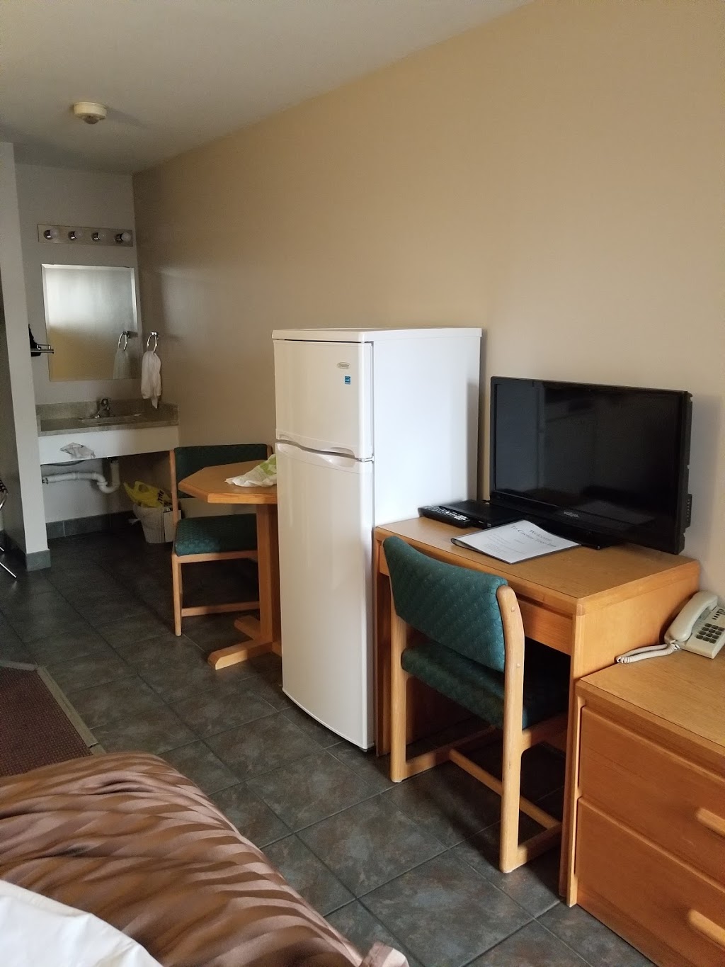 Cactus Tree Inn | 5887 Main St, Oliver, BC V0H 1T0, Canada | Phone: (250) 498-2225