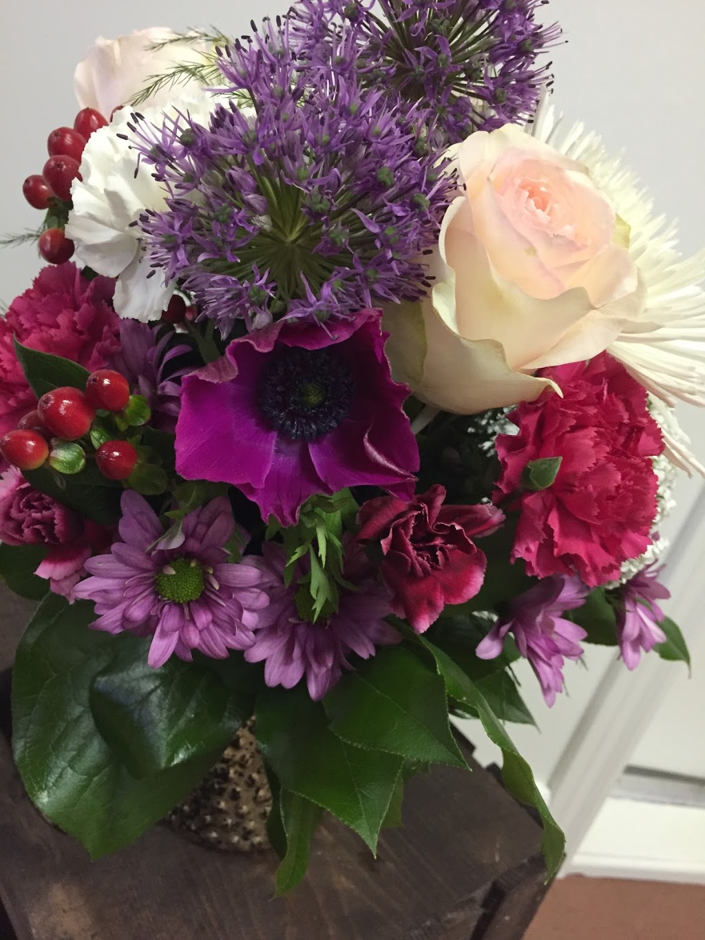 Fleuriste Louis XVI | 101 Rue Principale, Saint-André-Avellin, QC J0V 1W0, Canada | Phone: (819) 983-2715