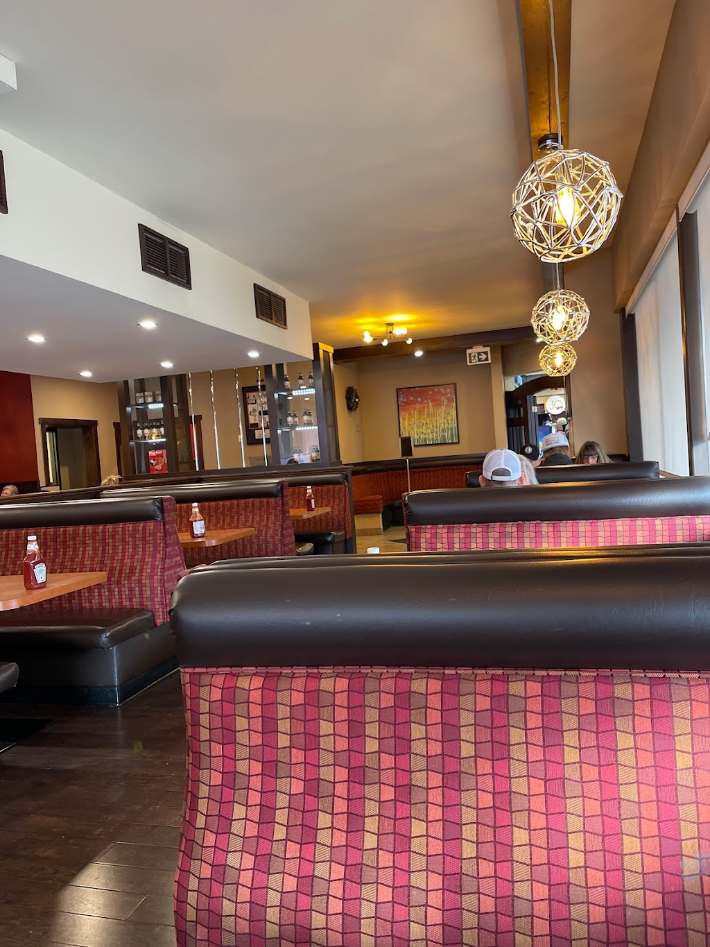 Smittys Family Restaurant | 2001 BC-3, Fernie, BC V0B 1M0, Canada | Phone: (778) 519-5150