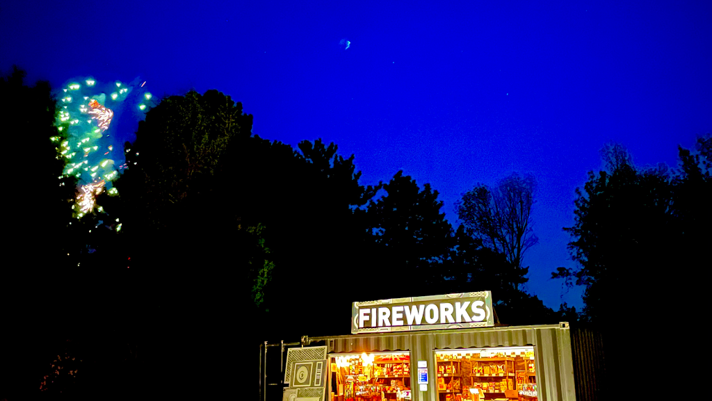 Georgian Bay Fireworks Collingwood | 774 Mountain Rd, Collingwood, ON L9Y 5G1, Canada | Phone: (416) 566-5993