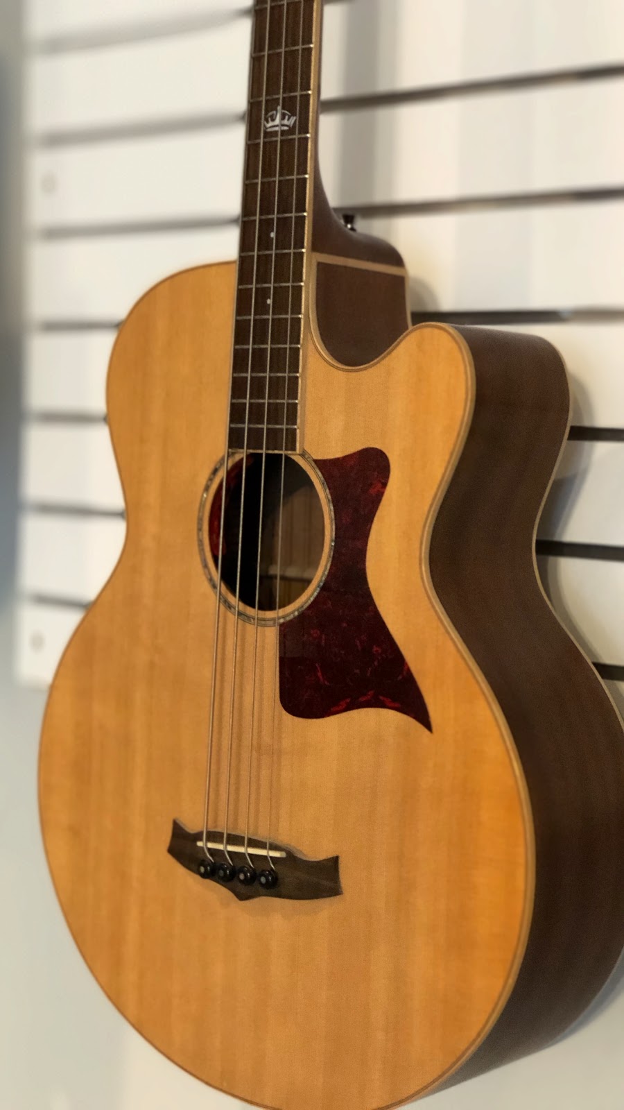 Headstock Music | 601 Dundas St W #5, Whitby, ON L1N 2N3, Canada | Phone: (905) 493-1293