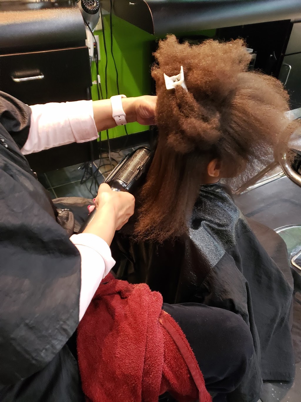 Ivys Vine Fine Salon and Cafe | 8481 Sheridan Dr, Williamsville, NY 14221, USA | Phone: (716) 565-1527