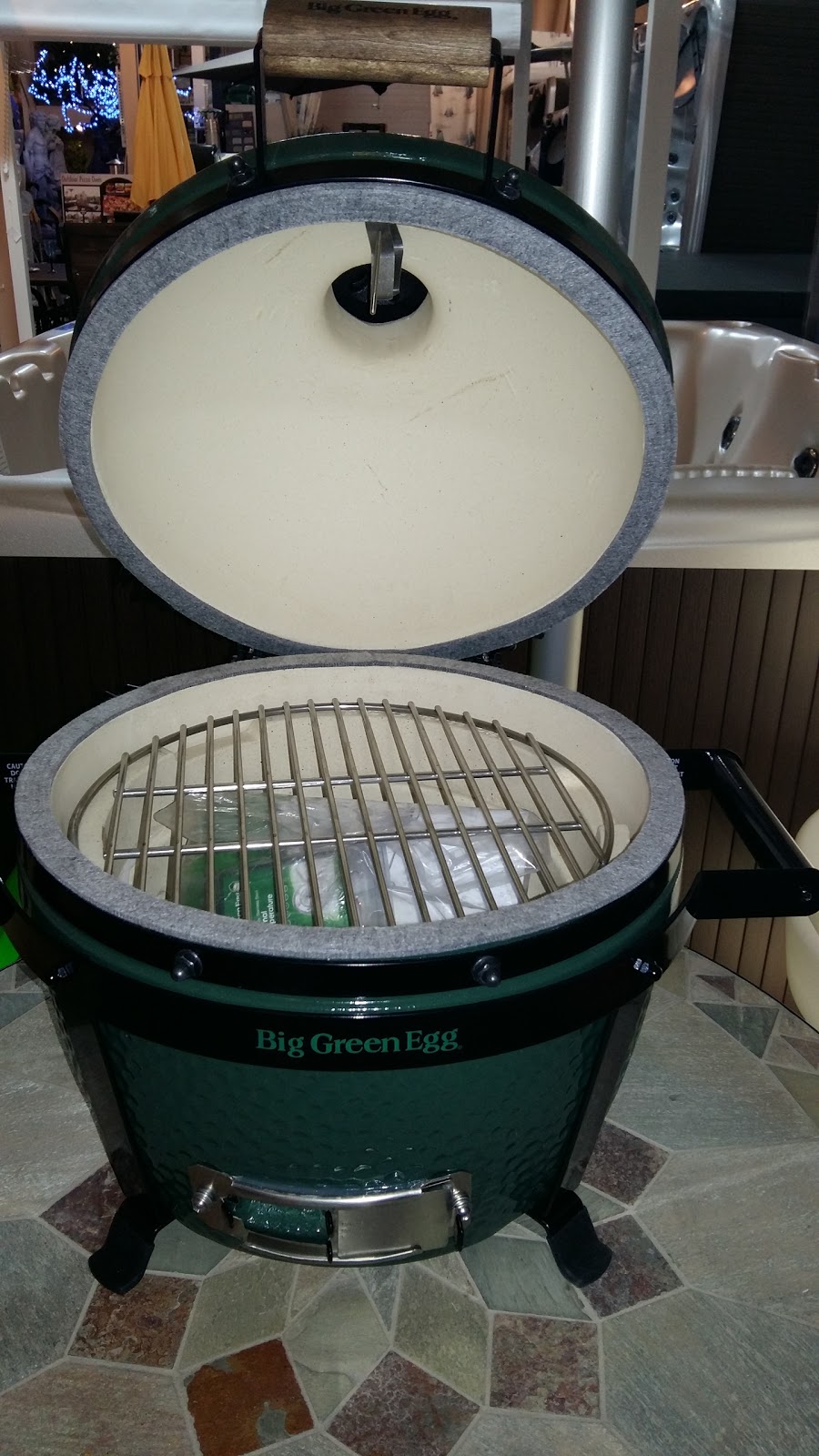 LAKESHORE LIVING spas patio bbq | 1100 S Service Rd Unit #113, Stoney Creek, ON L8E 0C5, Canada | Phone: (905) 643-6888