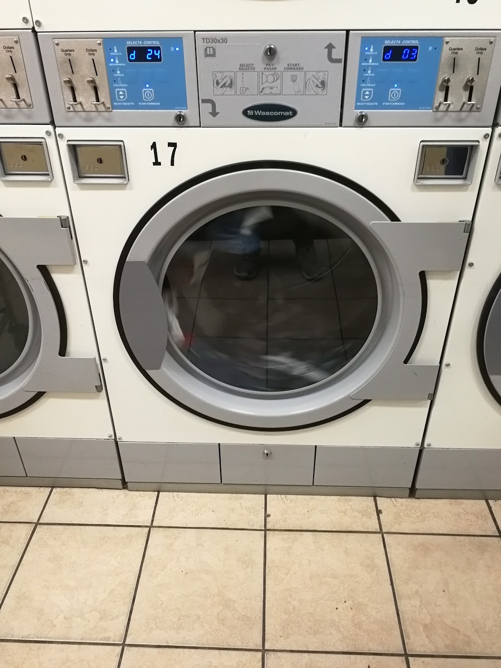 Fraser Laundromat | 6347 Fraser St, Vancouver, BC V5W 3A3, Canada | Phone: (604) 322-0233