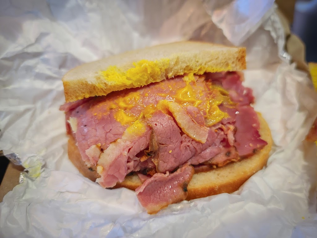 Lesters Deli Express | 222 Mnt de Liesse, Saint-Laurent, QC H4T 1N8, Canada | Phone: (514) 737-1114